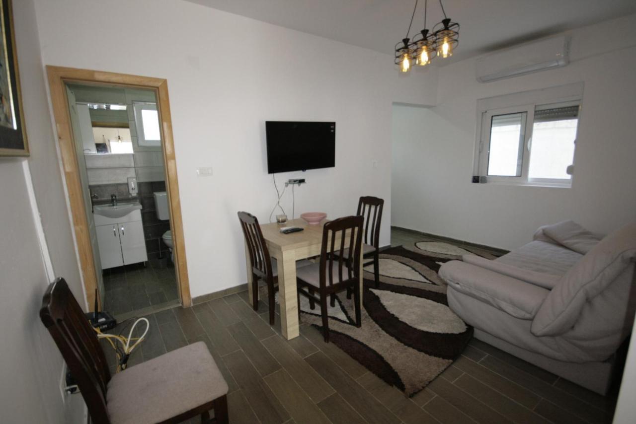 Apartmani Srdanovic Tivat Zewnętrze zdjęcie