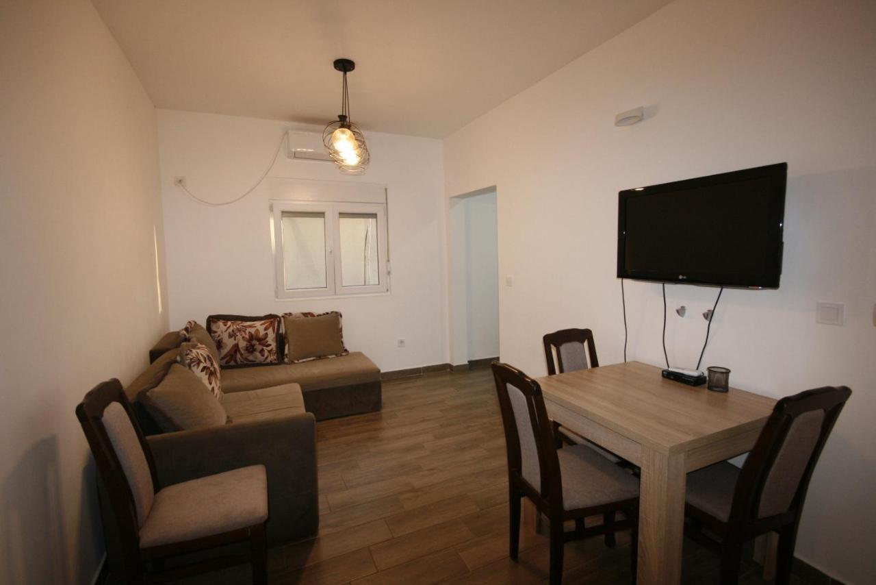 Apartmani Srdanovic Tivat Zewnętrze zdjęcie