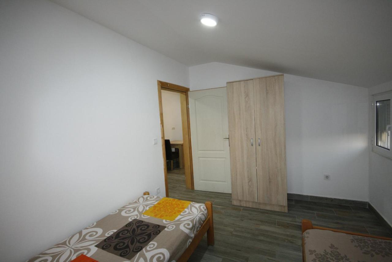 Apartmani Srdanovic Tivat Zewnętrze zdjęcie